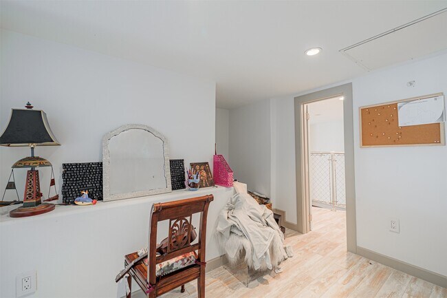 Building Photo - 1901 Post Oak Blvd Unit 4102