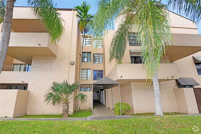 Building Photo - 10500 SW 108th Ave Unit B101 Rental