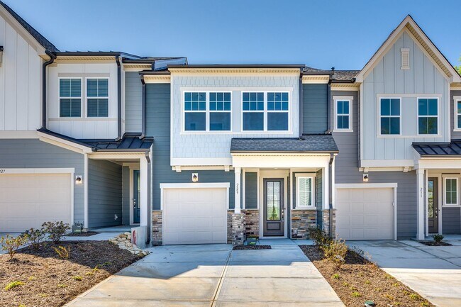Fabulous 3 bed 2.5 bath townhome in Tega Cay! - Fabulous 3 bed 2.5 bath townhome in Tega Cay!