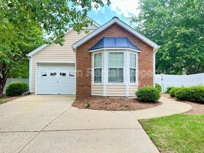 Photo - 725 Avening Ct House