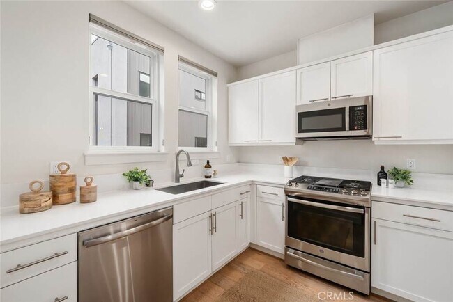 Photo - 2478 Victoria Ave Unit 104