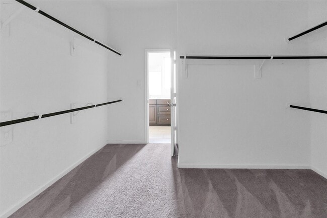 Photo - 1426 Northwood Blf Ln