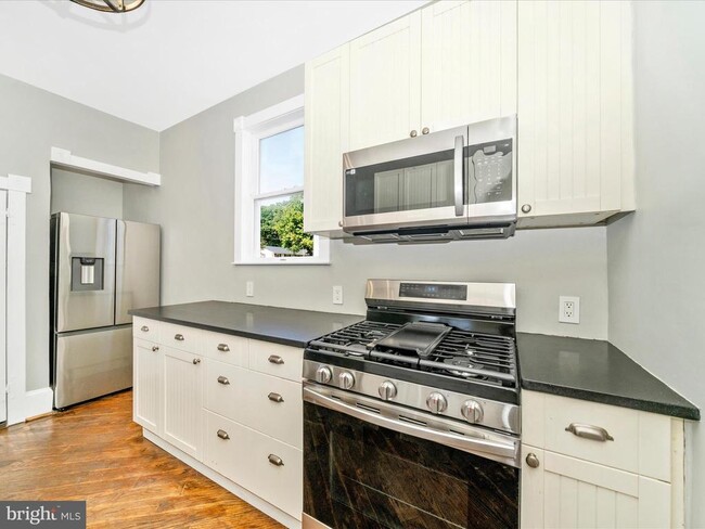 Photo - 419 Reading Ave