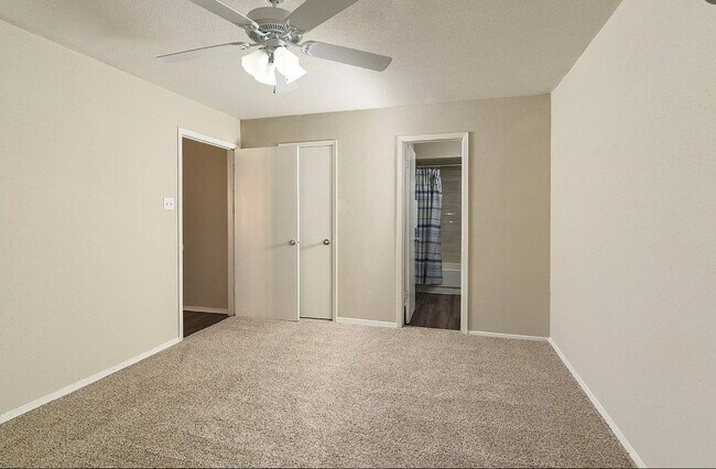 Photo - 11441 N Interstate Hwy 35 Unit 17206