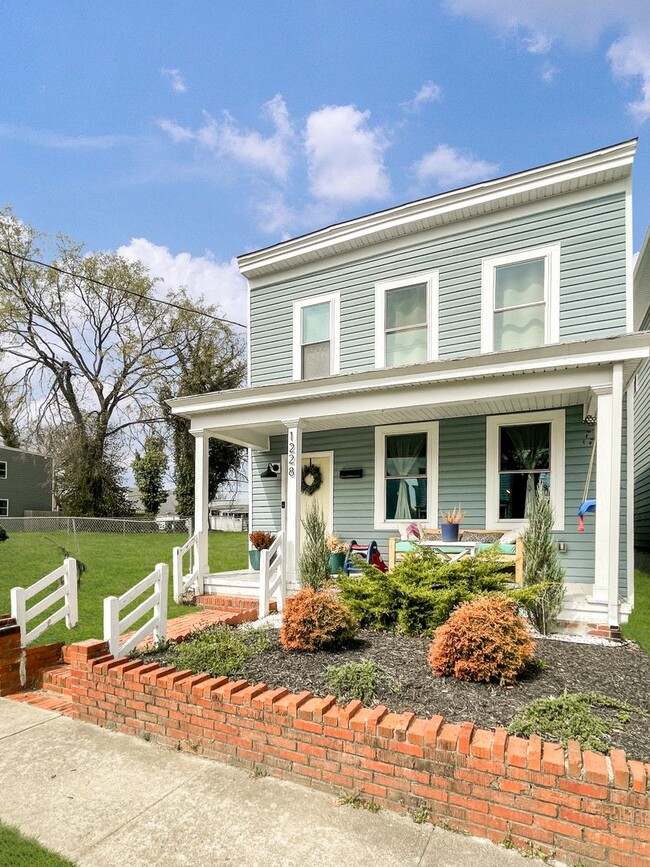 Updated single-family home in the heart of... - Updated single-family home in the heart of...