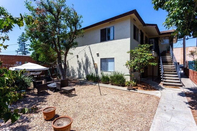 Building Photo - Charming 2 Bedroom in Pacific Beach with P... Unit 4554