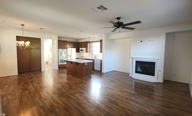 Photo - 476 Unit 630
