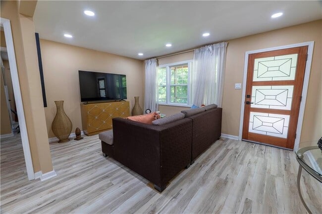 Photo - 177 Fairfield Pl NW