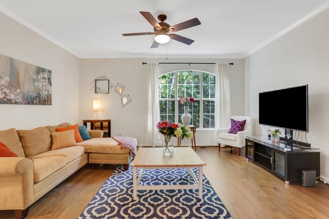 Photo - 105 Brickworks Cir NE