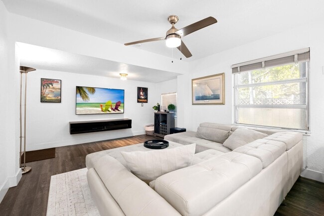 Photo - 1140 SW 9th Ave