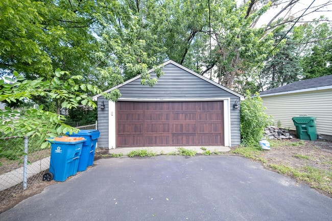 Photo - 4948 Normandy Pl