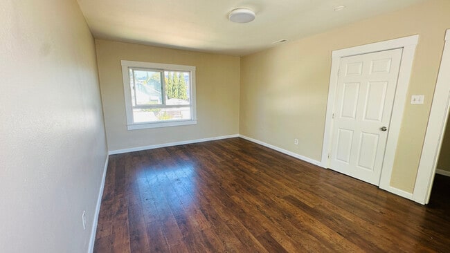 Photo - 5432 Foothill Blvd Unit Upper