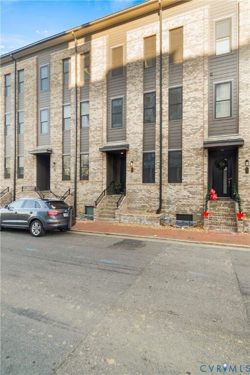 Photo - 441 W 7th St