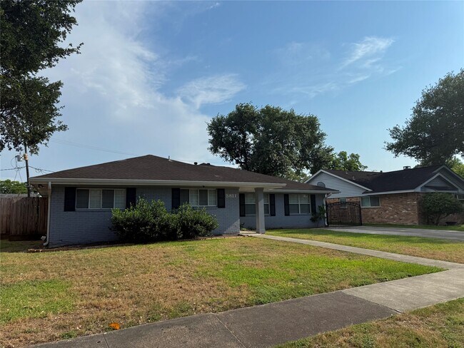 Photo - 5811 McKnight St