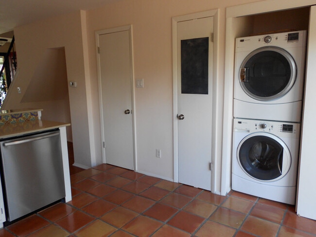 Photo - 1411 Gracy Farms Ln
