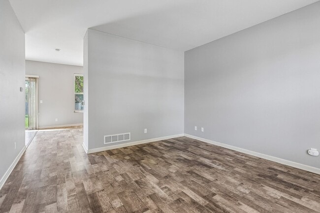 Photo - 15915 Filmore Cir