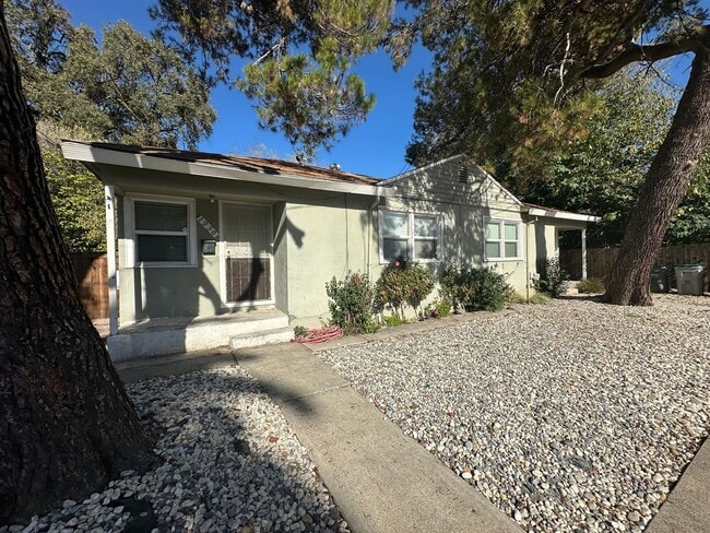 Building Photo - One Bedroom - West Sacramento