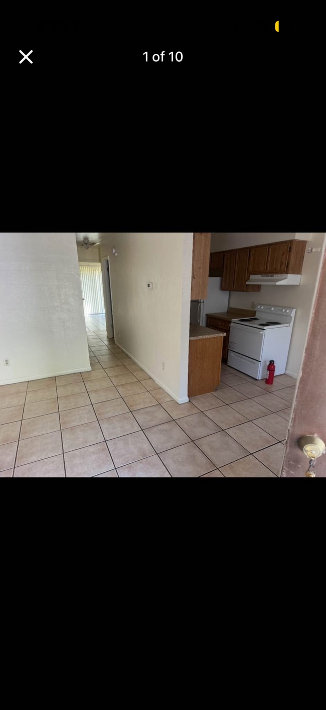 Building Photo - 3625 SW 29th Ter Unit 3625