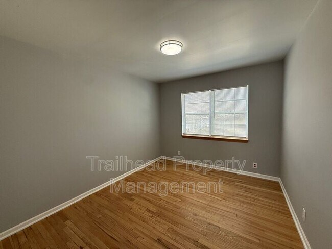 Photo - 320 E Gregory Blvd