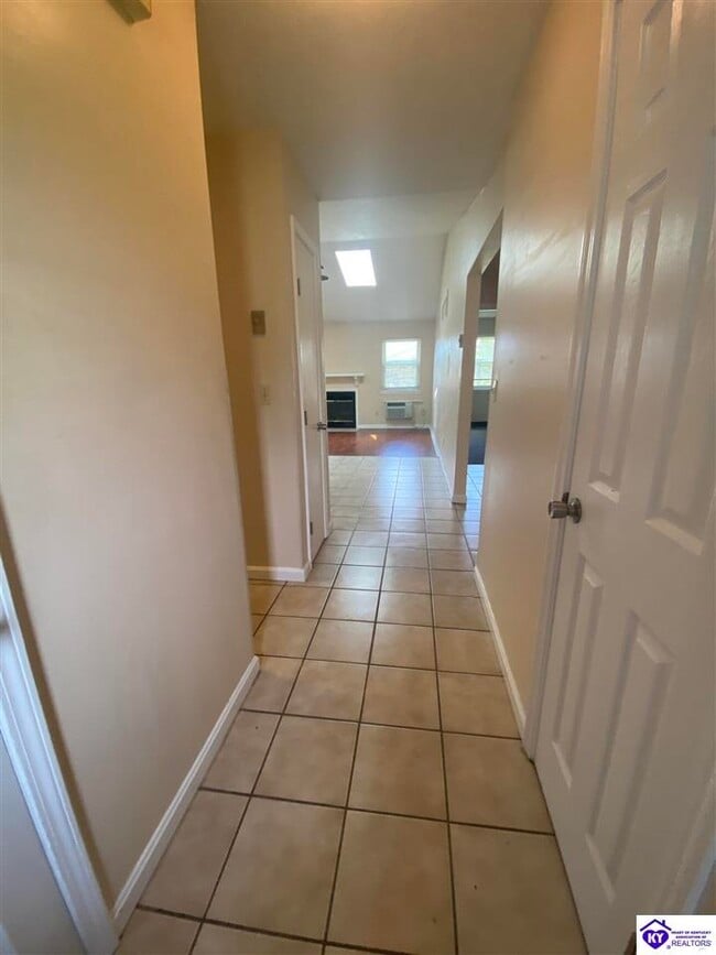 Photo - 501 Independence Ct