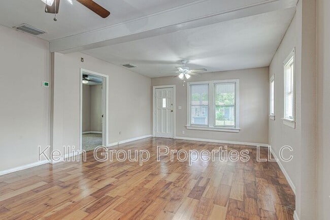 Photo - 536 W Belmar St