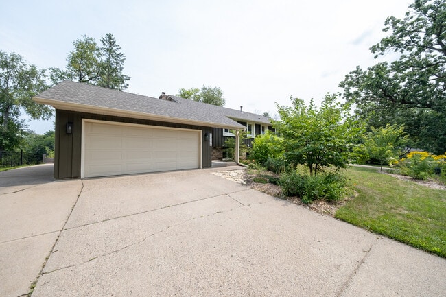 Photo - 13396 Everest Ave