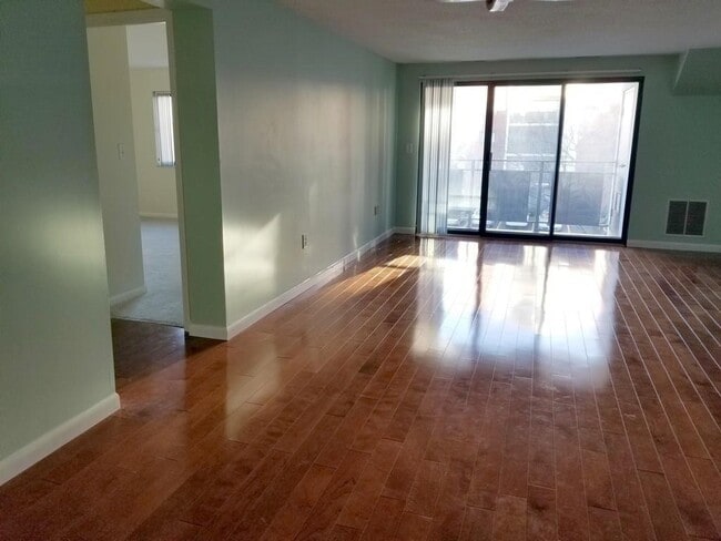 Photo - 12 9th St Unit 301