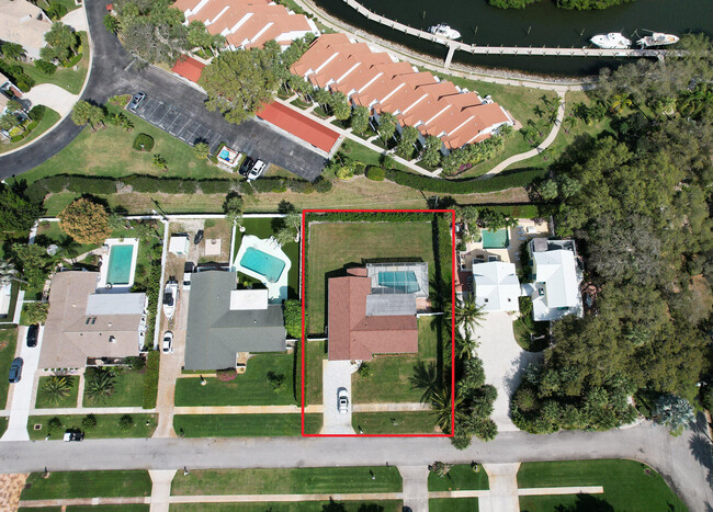 Photo - 2289 Windsor Rd