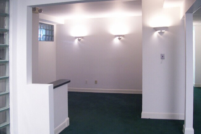 Photo - 409 S Division St