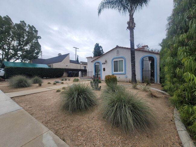 Photo - Harding Dr-628 Unidad Front House