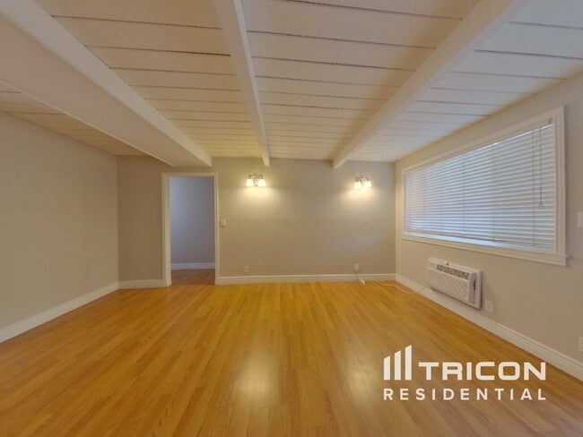 Photo - 400 Shaddick Dr