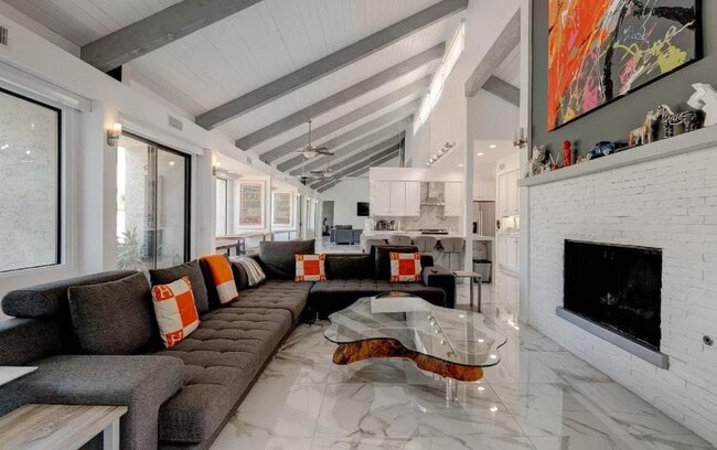 Photo - 135 Desert West Dr