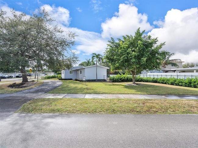 Building Photo - 17320 NW 80th Ave Rental