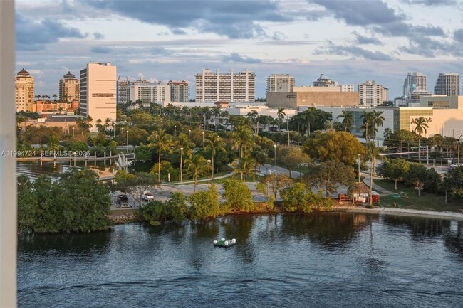 Building Photo - 1170 N Federal Hwy Unit 904