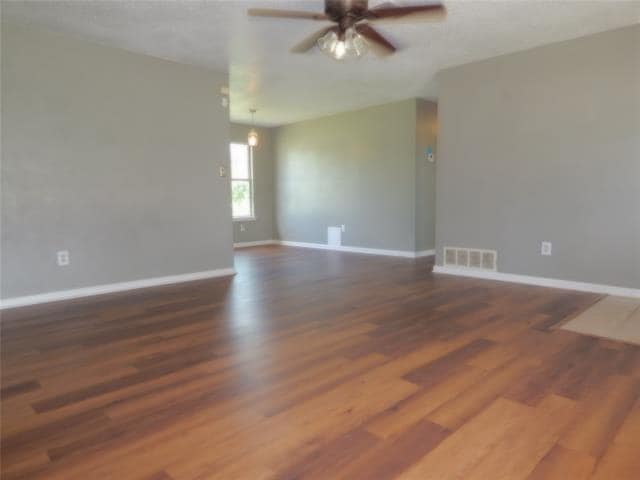 Photo - 1018 N Powell Pkwy