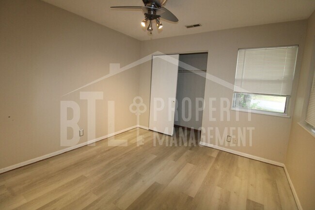 240 Fox Ridge Rd