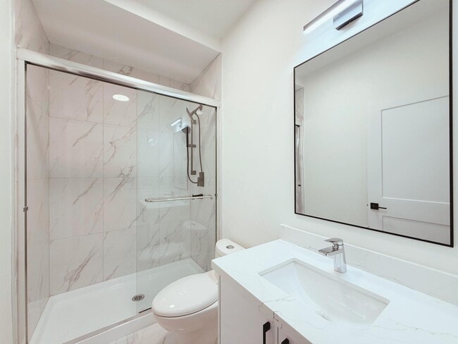 Photo - 16676-1617A 17a Ave