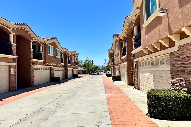 Photo - 17388 Valencia Ave