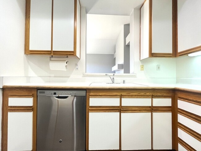 Photo - 2 bed, 2 bath located in Corona, CA! Unit 203