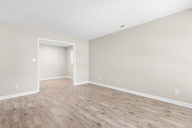 Photo - 211 Woodview Ave Unit A