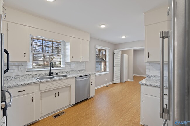 Photo - 403 Hillmont Cir NW