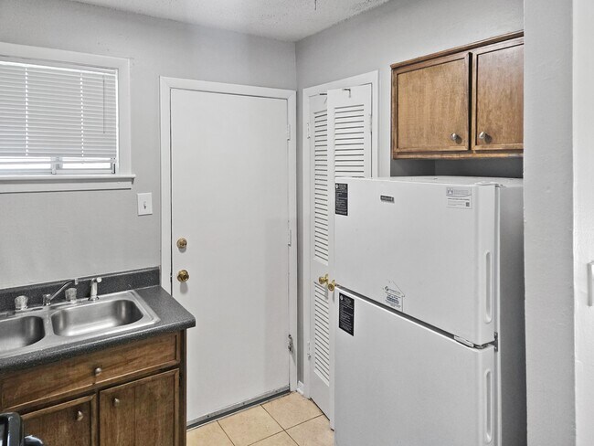 Photo - 3572 Carnes Ave