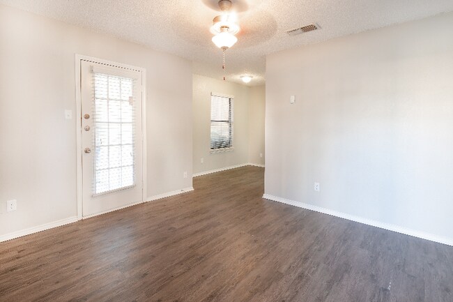 Photo - 1021 Timberoaks Dr Apartment Unit 1049-2