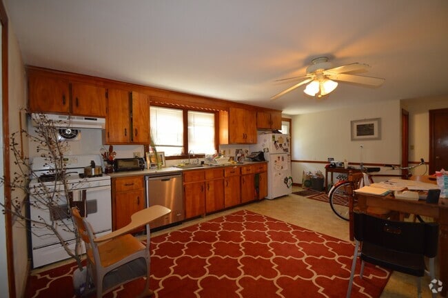 Building Photo - 69 West St Rental