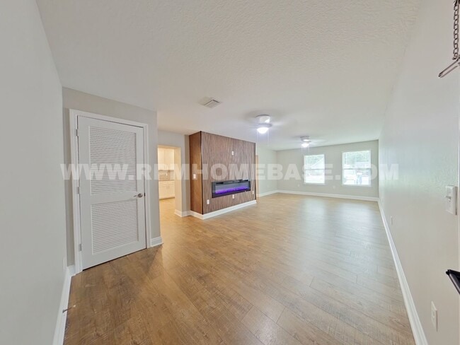 Photo - 147 Gillis Dr