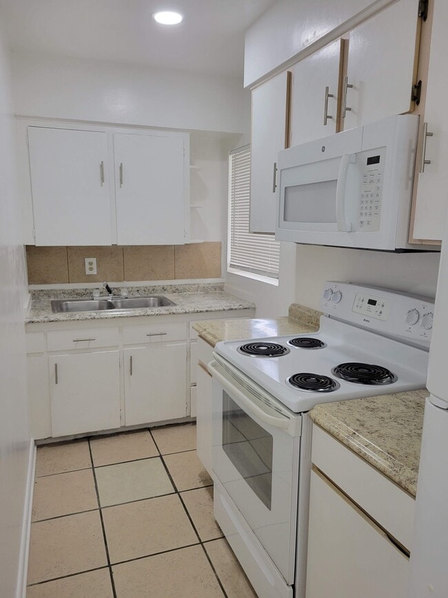 Photo - 1901 E Noel St