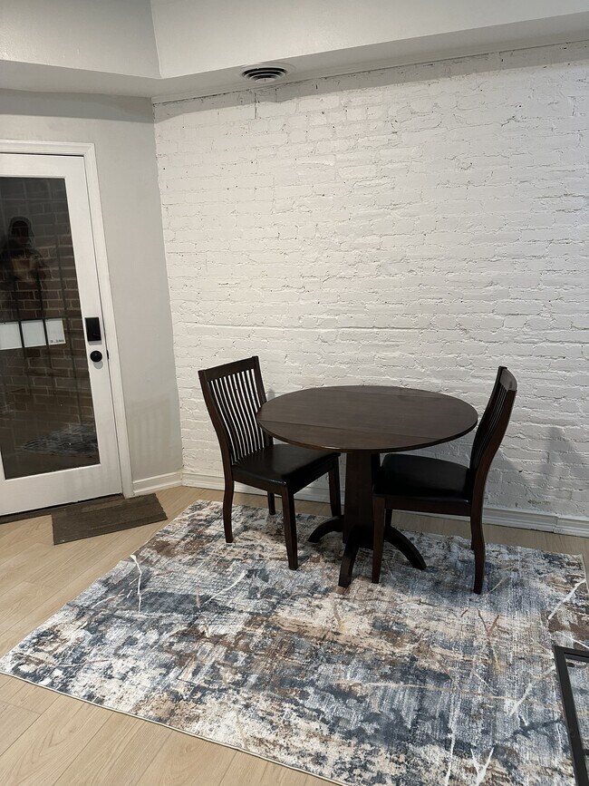 Photo - 222 Parker St NE