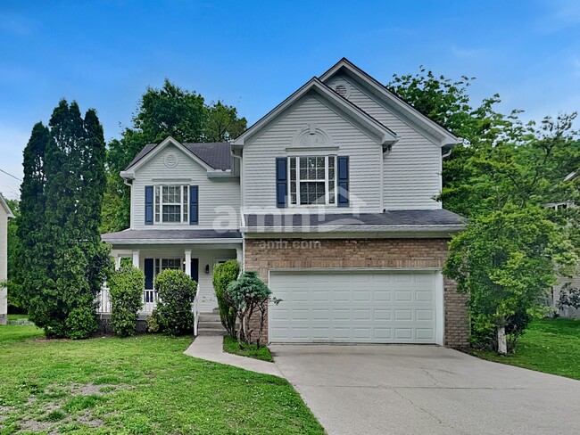 Building Photo - 300 Ella St