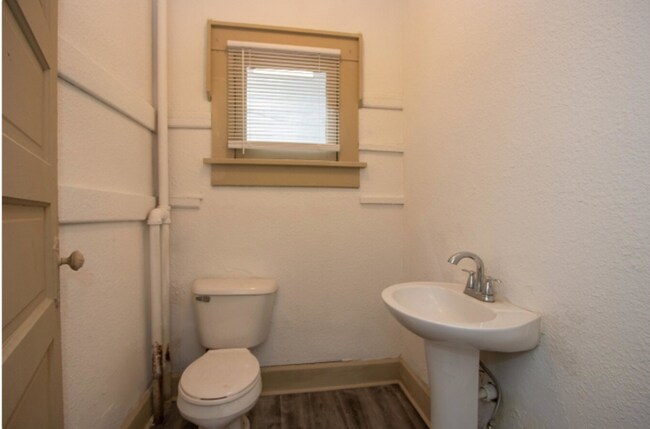 Photo - 1134 Lasalle St