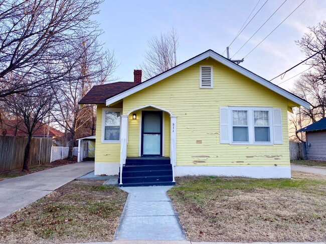 Photo - 1 bedroom home w/ fenced in yard